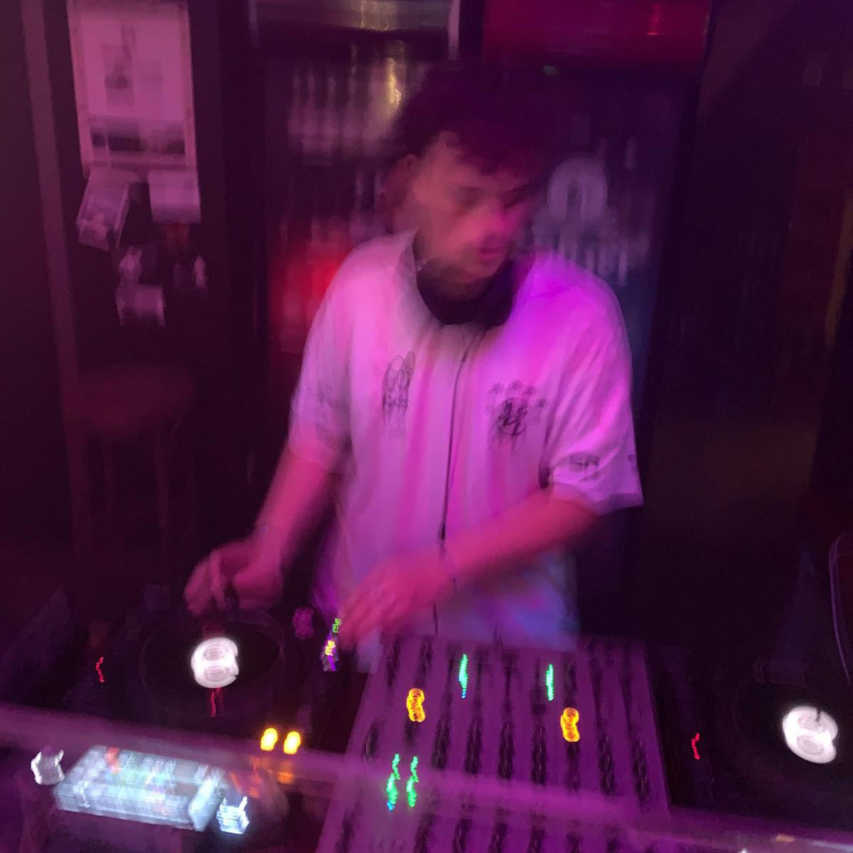 DJ_Waschbecken_q